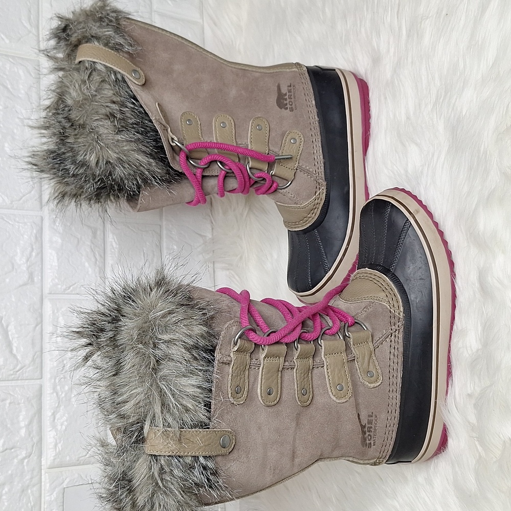 SOREL Joan of Arctic Leather‎ fur Lined Winter Boot with Pink Laces and …